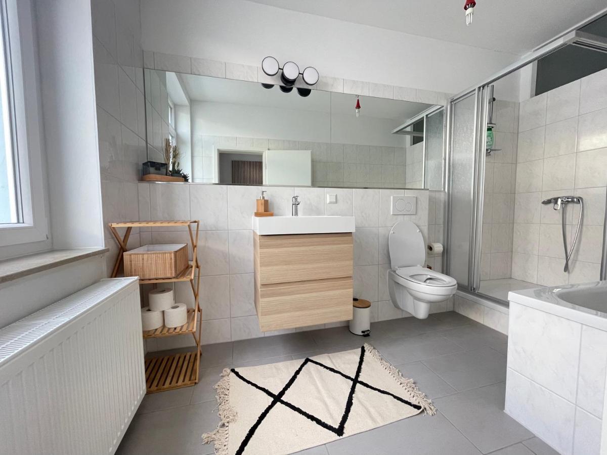 150Qm - 5 Rooms - Free Parking - Mallibase Apartments هانوفر المظهر الخارجي الصورة